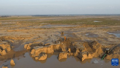 内蒙古一地山洪致10名野营者遇难，2人仍失联，获救19岁女生讲述：总计5个家庭，开了4辆车；当地700余人正地毯式搜救