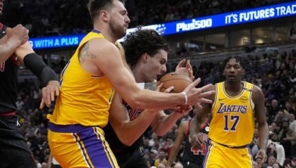 吉迪超神绝杀老詹低级失误 湖人黑色13秒不敌公牛