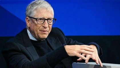 比尔·盖茨就其与爱泼斯坦关系向盖茨基金会员工道歉，承认与2名俄女子有婚外关系