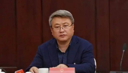 受贿数额特别巨大、滥用职权致国家利益遭重大损失，陈波被公诉