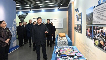 习近平：民族的特色，很古朴也很时尚