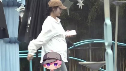 张佳宁穿宽松上衣小腹微凸 疑似怀孕再引热议