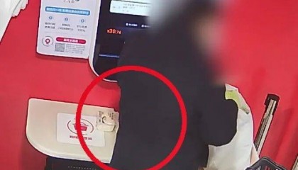 上海一男子在超市被当场拦下！一查监控，犯案20余次……