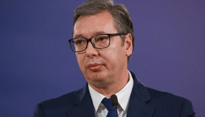 俄媒：拉脱维亚和立陶宛禁止武契奇乘机飞越其领空前往俄罗斯