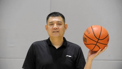 巩晓彬:男篮没风格 张镇麟杜润旺低位碰矮个不会打