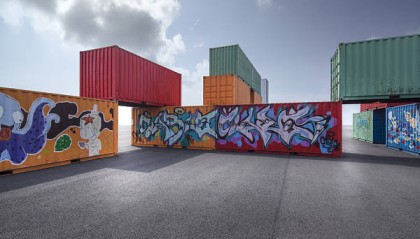 街边树洞作画被城管责令涂掉，伤害市民的美好初衷