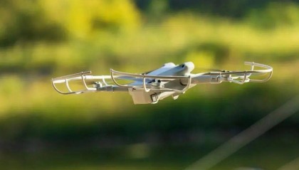 2人多次在我军事敏感区飞无人机，违规拍摄阅兵军机训练，被行政处罚