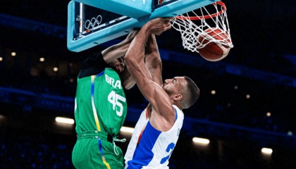 19分9板4断3帽！文班亚马吊锤巴西，巴图姆19+5，恭喜哈登有福了