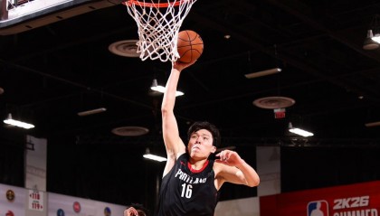 杨瀚森15分3板2帽得分新高 夏联G3开拓者击败鹈鹕