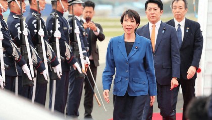 日本通告全球，不会收回涉台言论，中方划下落弹区，禁航72小时！