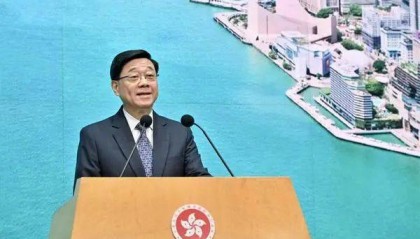 “旅客不住酒店，到快餐店过夜”，李家超回应