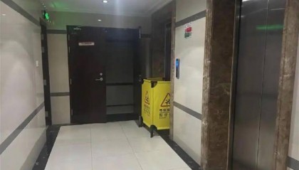 昆明一电梯从17楼下坠后又冲至33楼致业主身亡，家属：至今没看到监控