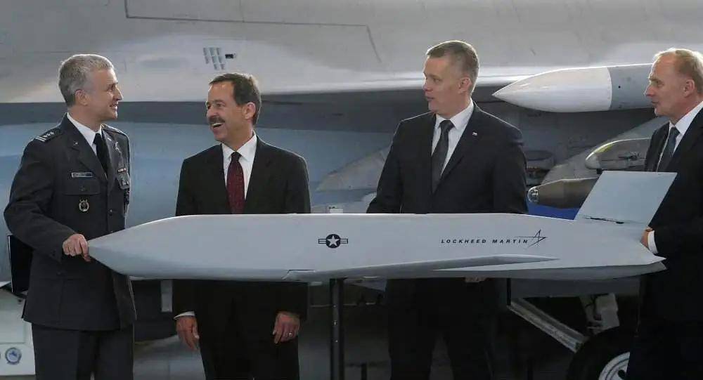 战斧导弹送到乌克兰那一天，就是和普京决裂的时刻，美俄之间再无余地可退