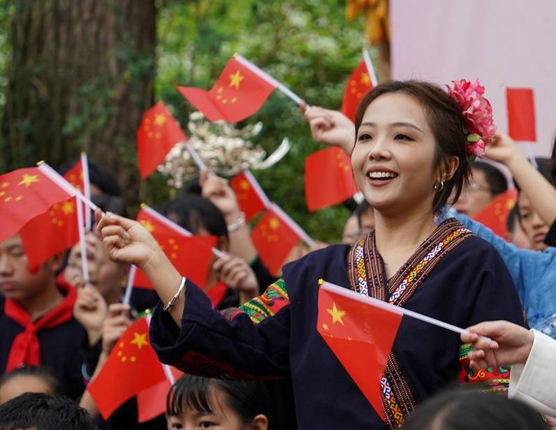 贵州雷山:诗意满寨庆国庆 文艺赋美绘就乡村振兴新图景