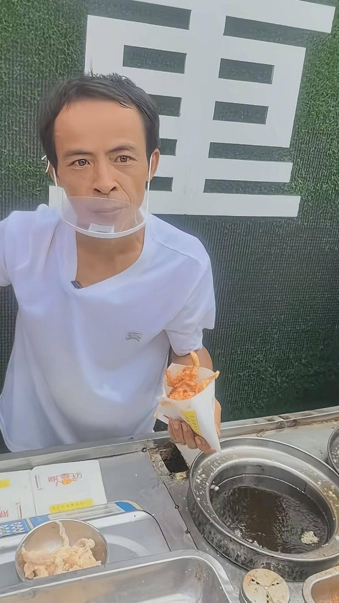 “鸡排哥”“炒粉哥”接连走红,“情绪价值”成假日文旅新密码