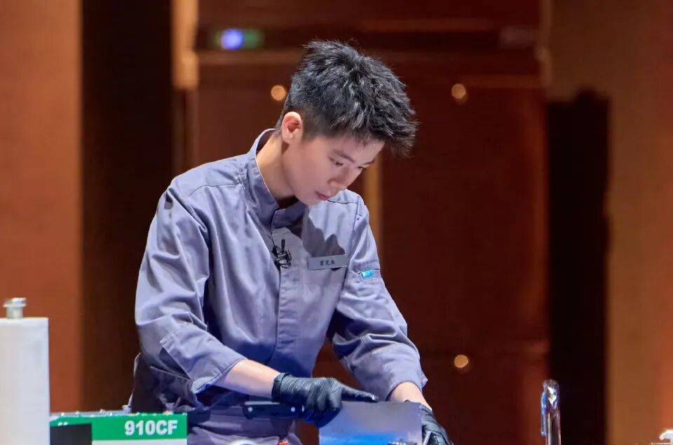 精致餐饮，以饭封神 | 商业头条No.94