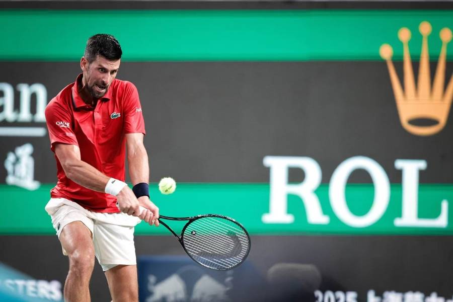 上海网球大师赛|服止疼药、场边呕吐、多次治疗……德约科维奇拼出一场惨胜