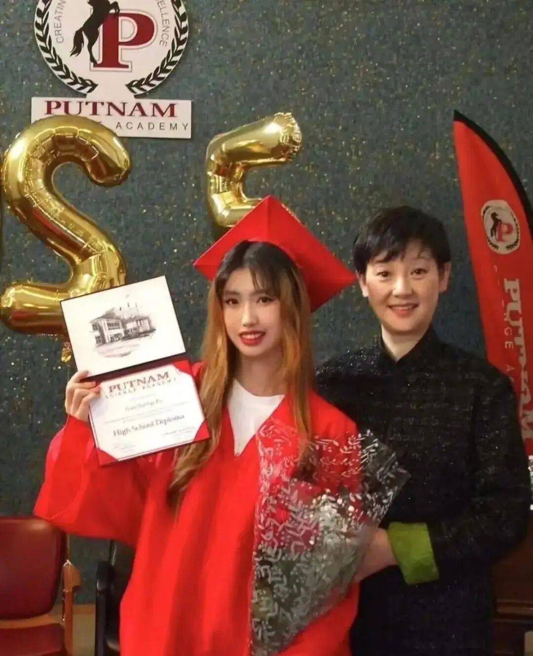 考古|冯小刚带女儿去陈思诚工作室！开个人账号还读影视专业，她也要“女承父业”吗？