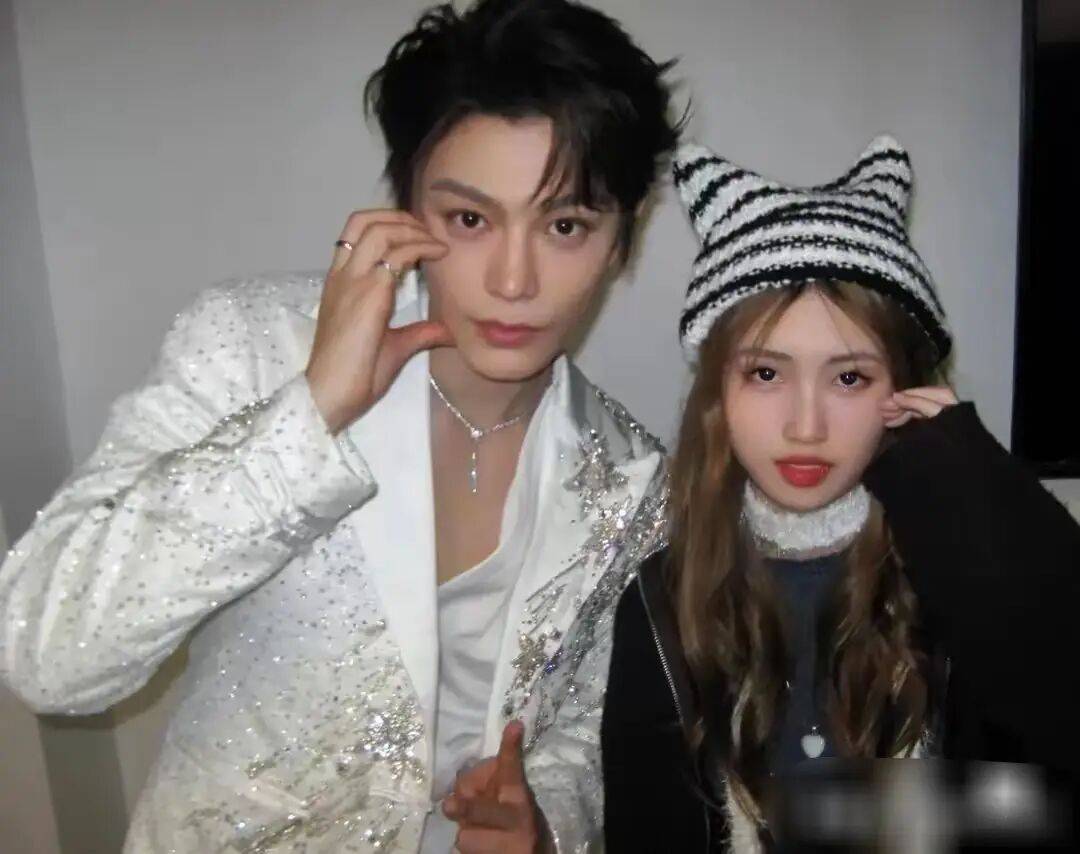 考古|冯小刚带女儿去陈思诚工作室！开个人账号还读影视专业，她也要“女承父业”吗？