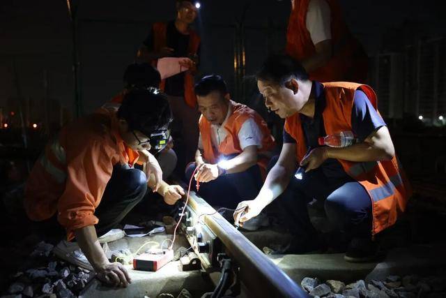 全国首次!高铁桥上插入新线 南昌唐村线路所开建