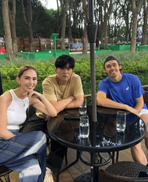 考古|昆凌现身暴瘦变化大！7年剖腹产下3娃，从“打工妹”到“天王嫂”，她的辛苦谁懂