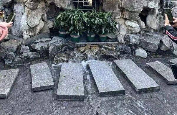 黑虎泉喷得“兽头”都不够用了！济南群泉竞涌，几十年一见