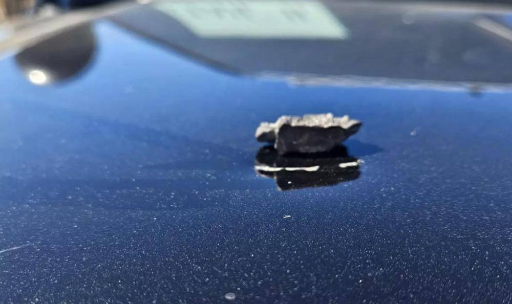 美军在高速公路上空实弹军演，万斯安保车遭炮弹碎片击中 加州州长：鲁莽之举，拿民众冒险