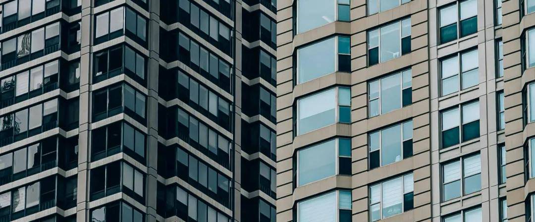 上纬新材复牌后跌停:股票价格与基本面背离,公司称继续推进要约收购