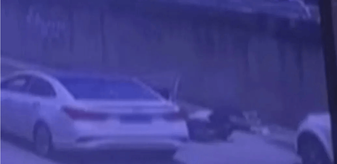 乘客开门致人重伤，司机判赔152万元