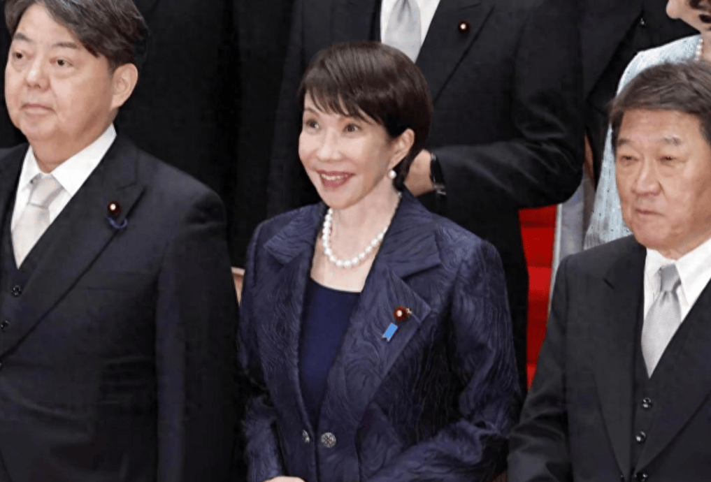 高市早苗没想到，中方直接对日本发“掉脑袋警告”，琉球问题也被摆了上来