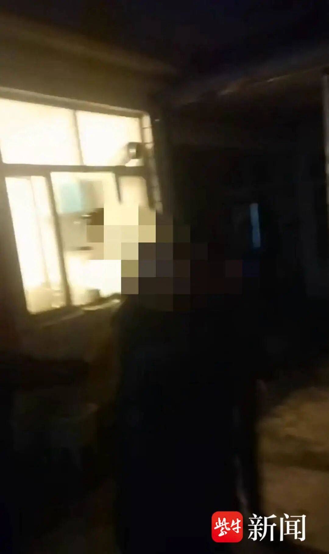 狗咬人被摔死，狗主人与多人上门打砸遭“反杀”！其妻后悔自责，双方各执一词