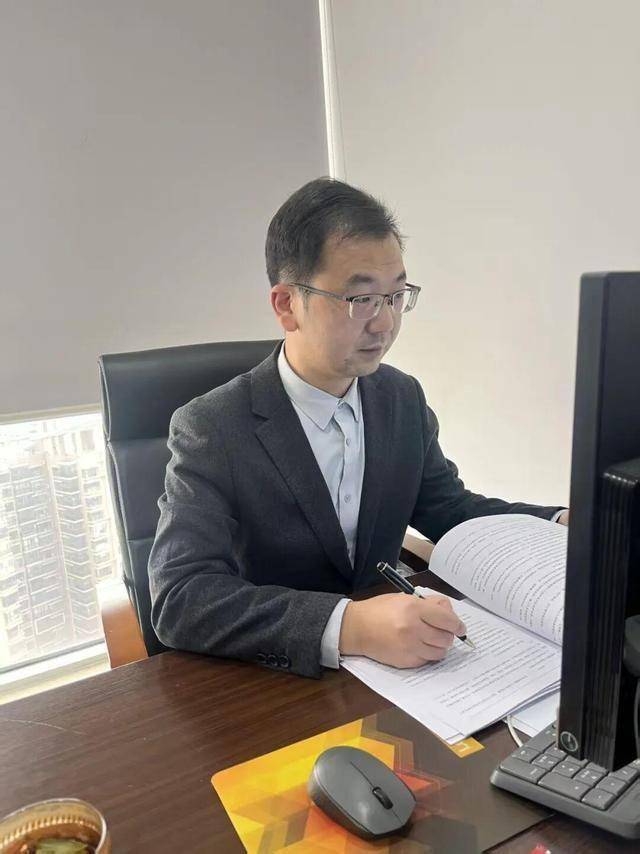 20分钟直达武汉！坐动车上下班是种什么体验……