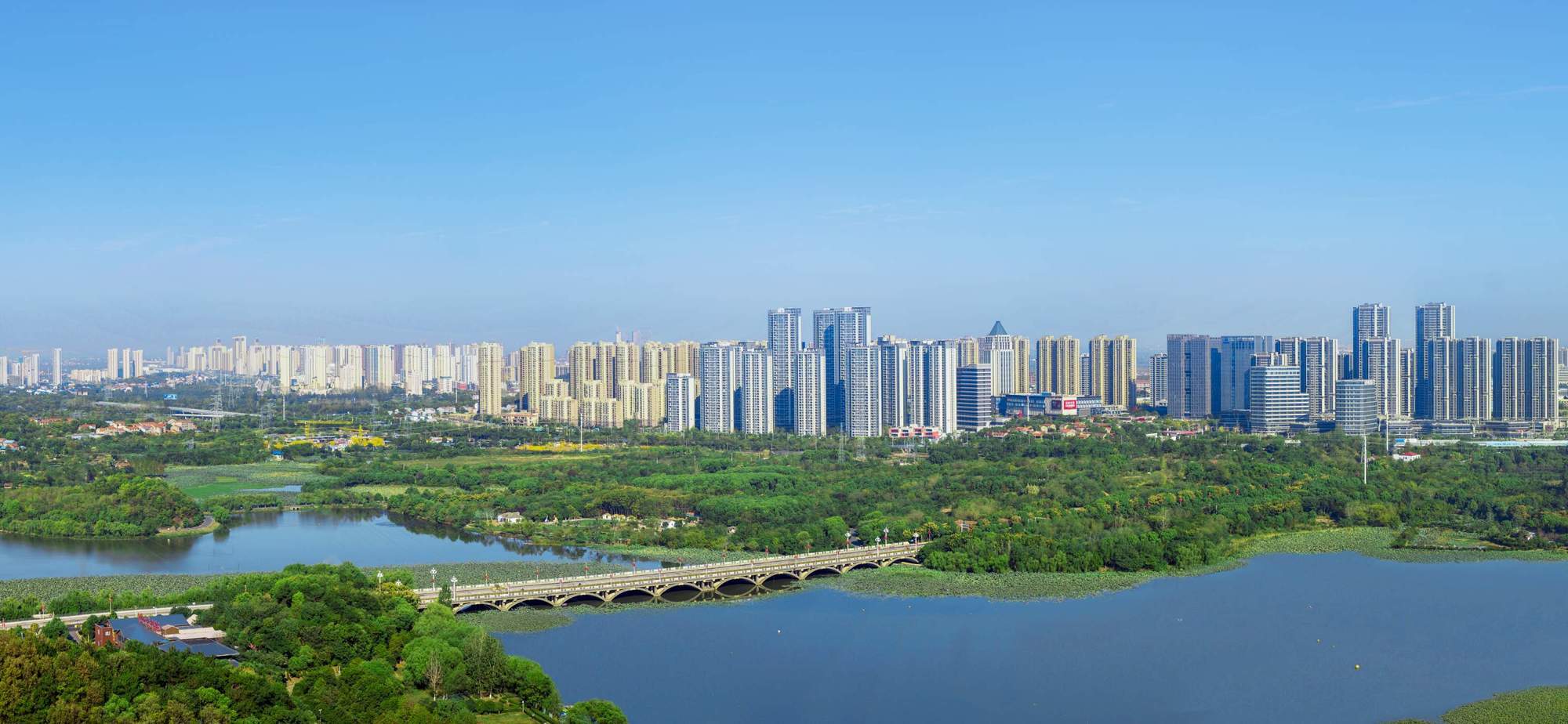 武汉市人大常委会副主任、蔡甸区委书记余从斌：提振“四气”精神 持续比拼争先 加快打造超大城市城乡融合发展样板区