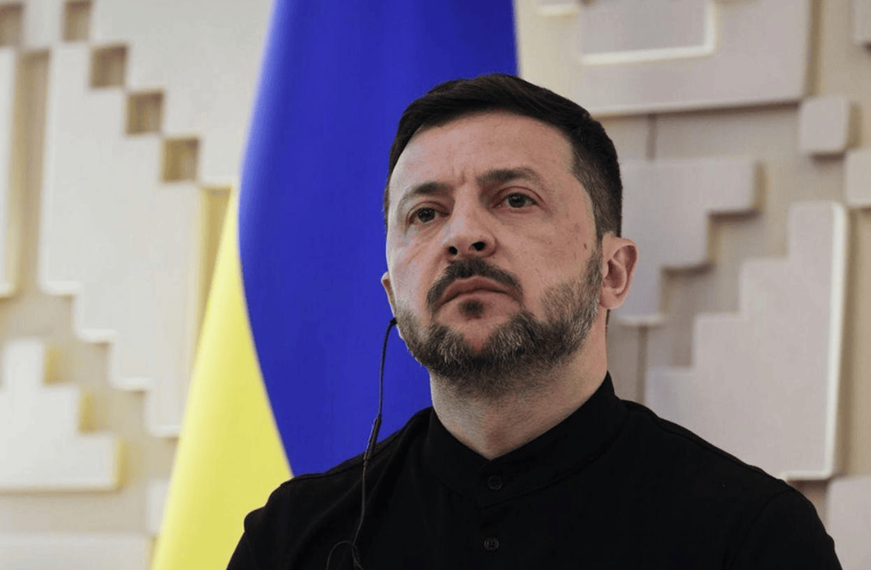 基辅伤亡惨重，俄罗斯空袭为何又一次精准命中当地弹药库？泽连斯基对内愤怒追责