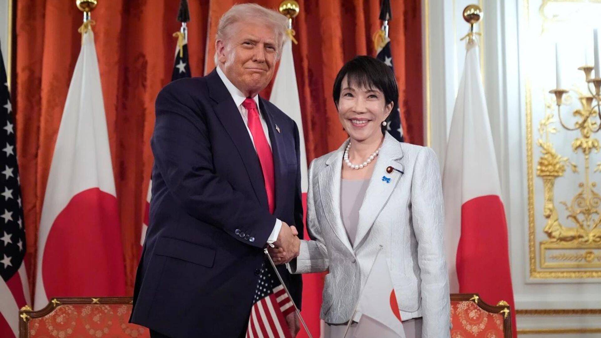 最后一刻，特朗普还是签了，不会对中国征税100%，中方依旧抛美债！